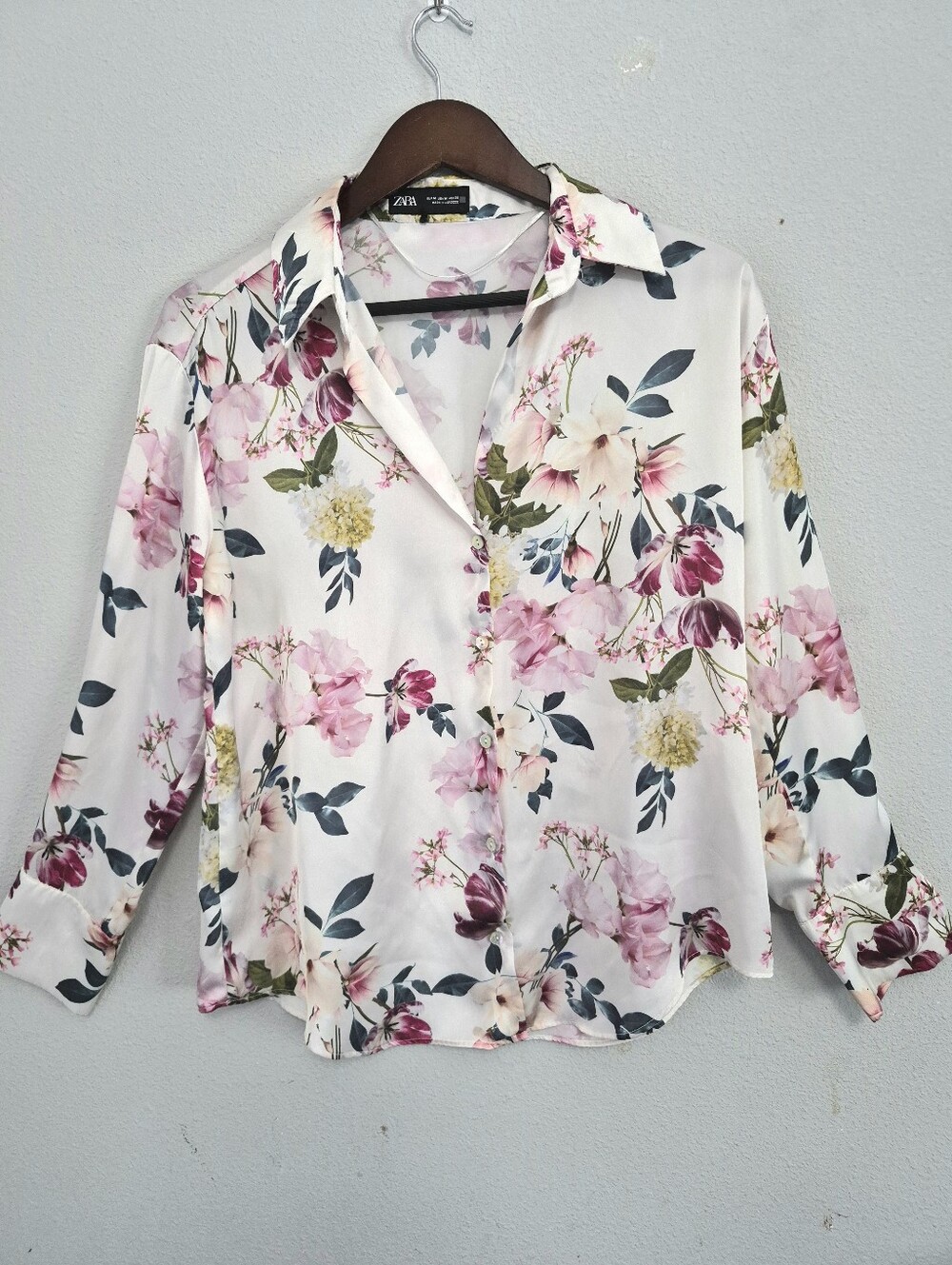 Zara Floral Print Satin Long Sleeve Button Down Blouse Medium Feminine